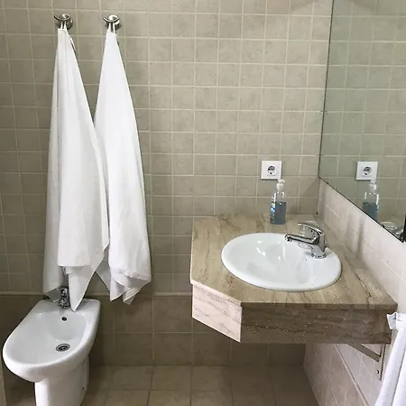 Pensión El Pinar Cadiz 2*